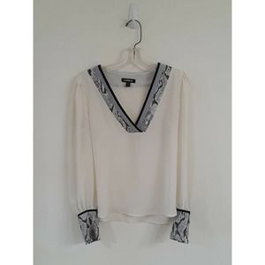 Womens Express Spring Long Sleeve Light V-Neck Blouse in Cream w/ Snake Print xs